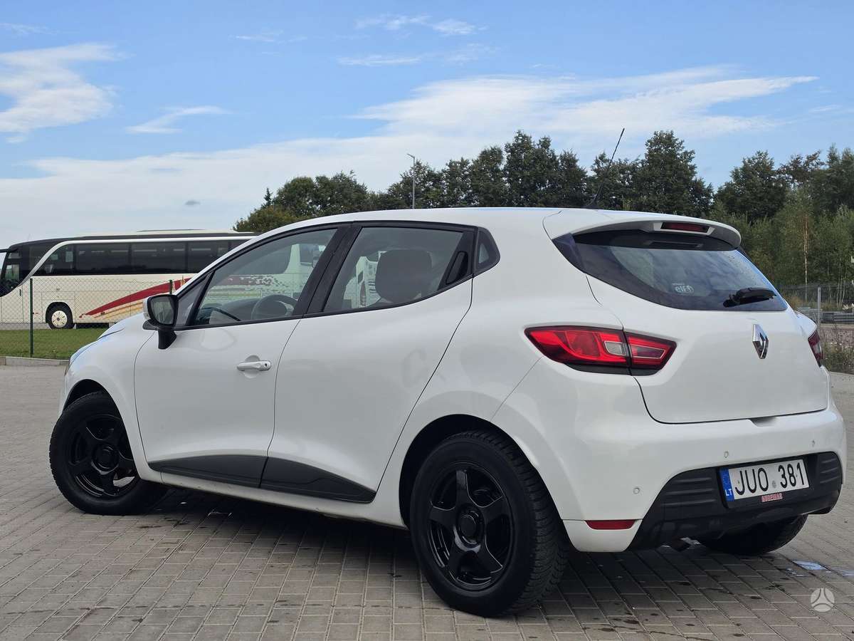 Renault Clio - 8