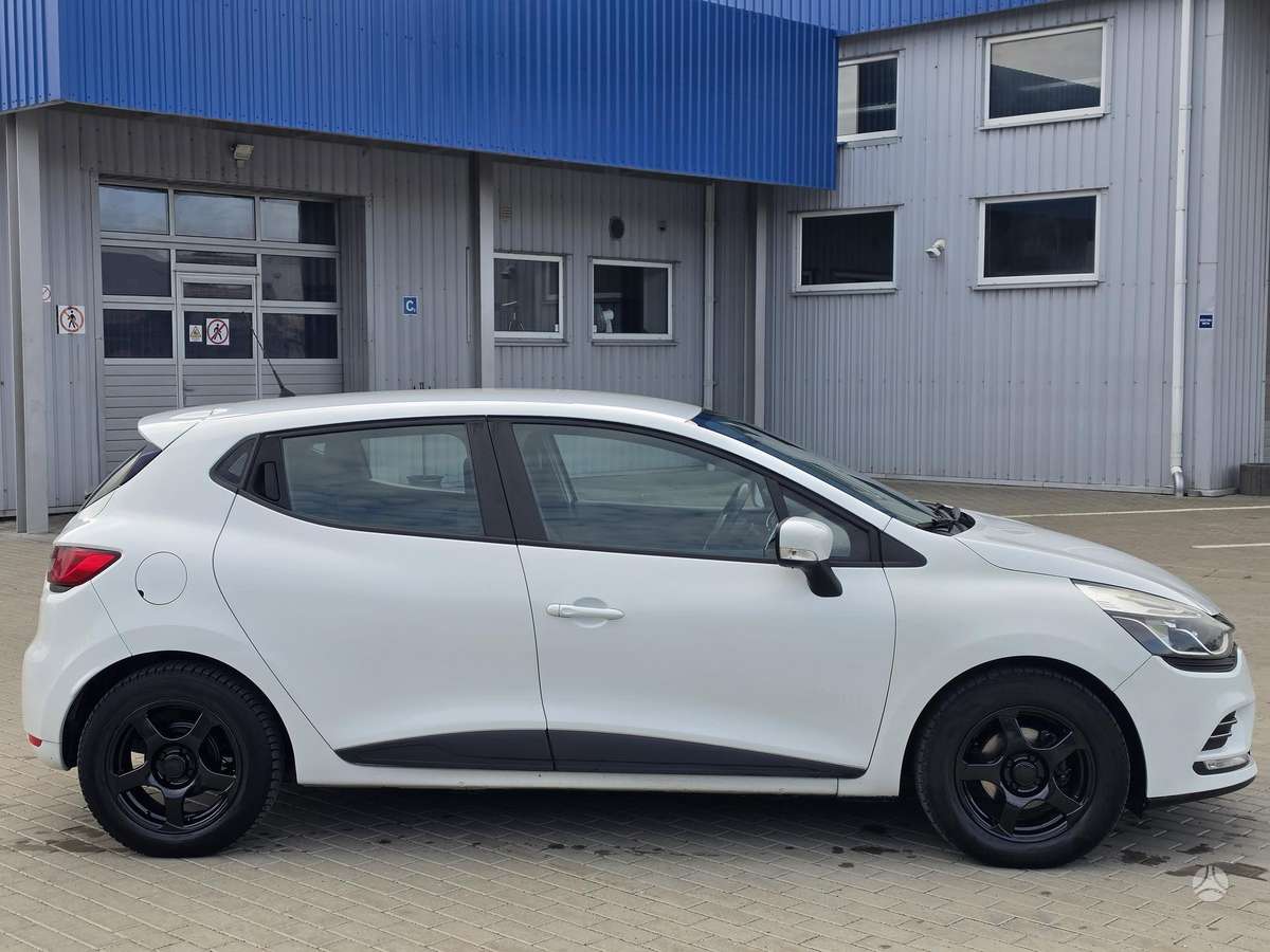 Renault Clio - 10