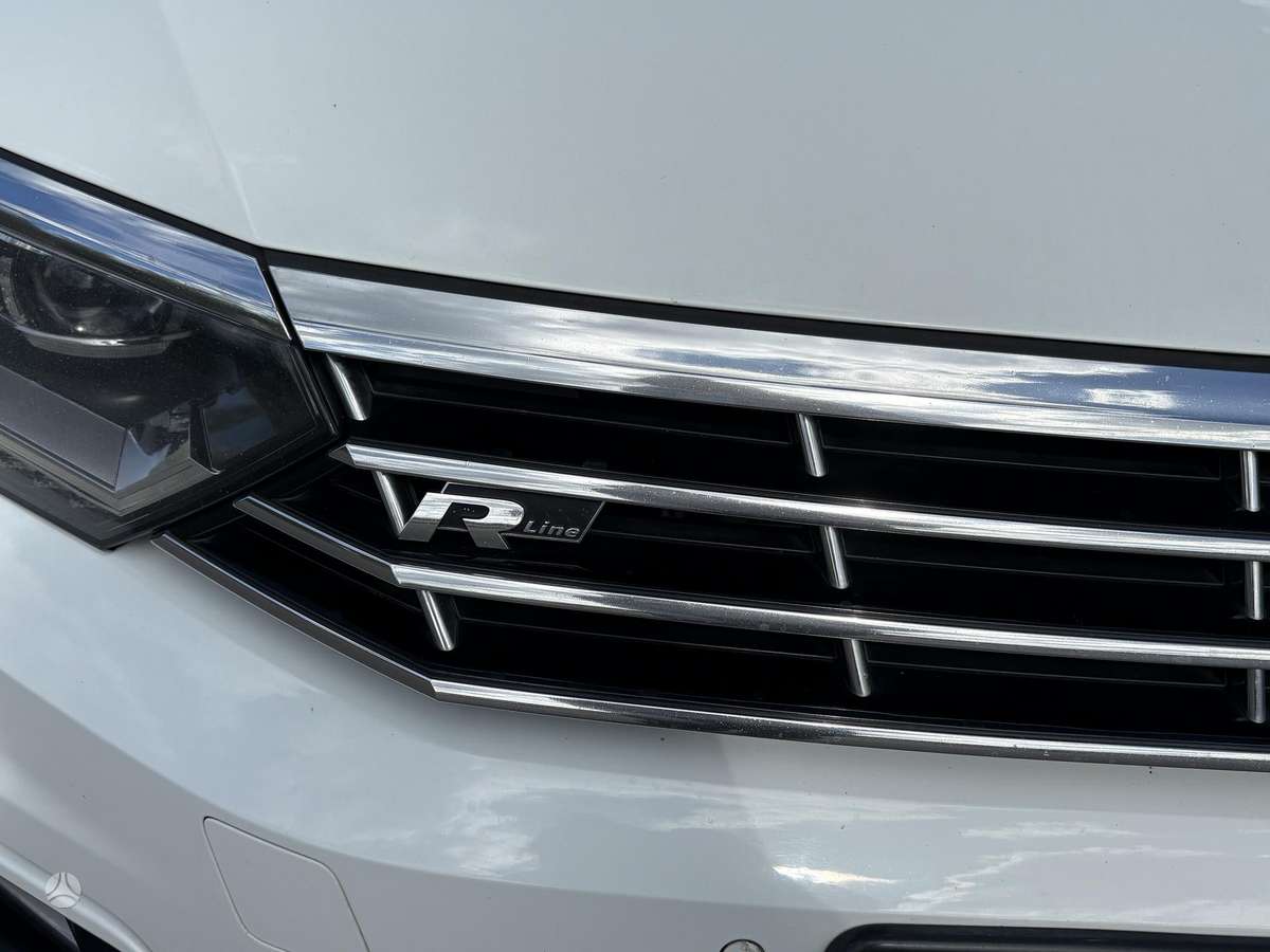 Volkswagen Passat - 2