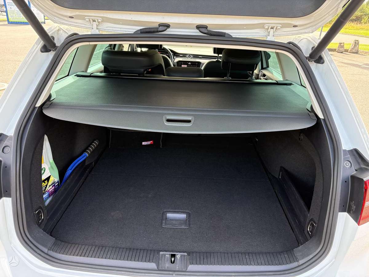 Volkswagen Passat - 8