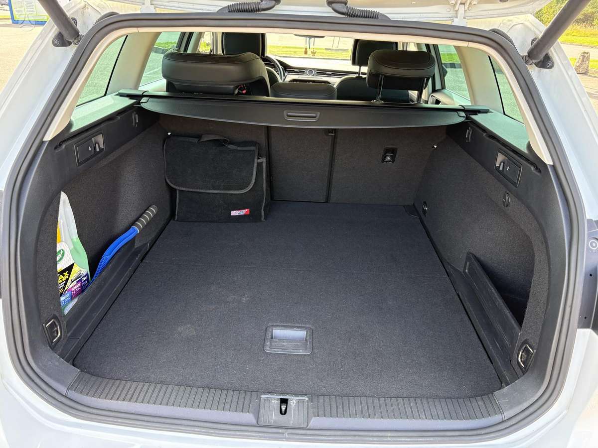 Volkswagen Passat - 9