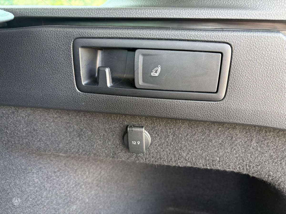 Volkswagen Passat - 12