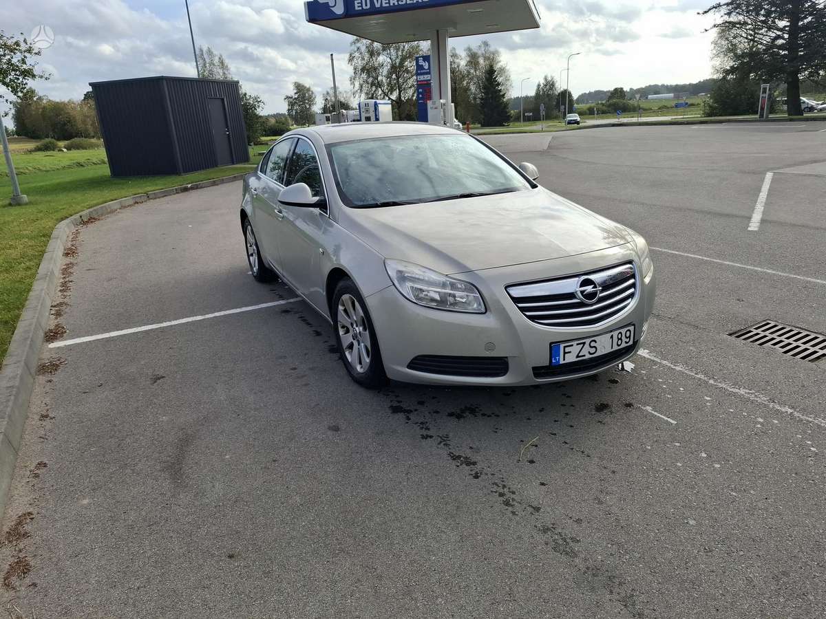 Opel Insignia, 2.0 l., Седан