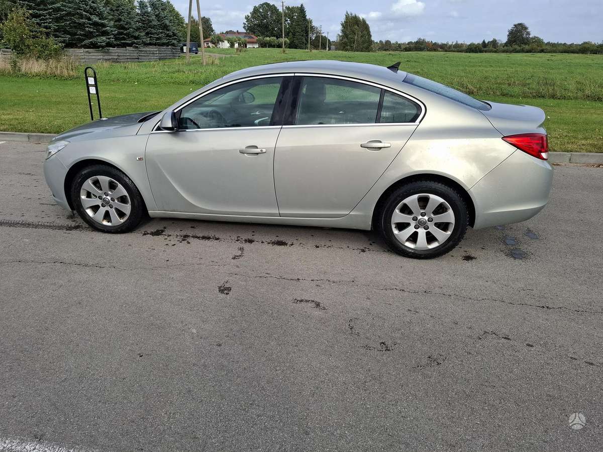 Opel Insignia, 2.0 l., Седан