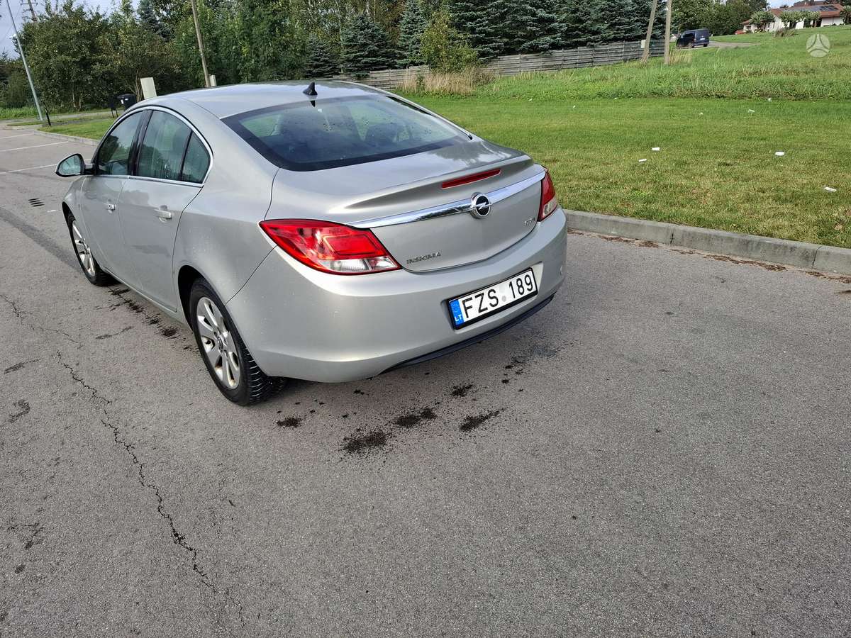Opel Insignia, 2.0 l., Седан