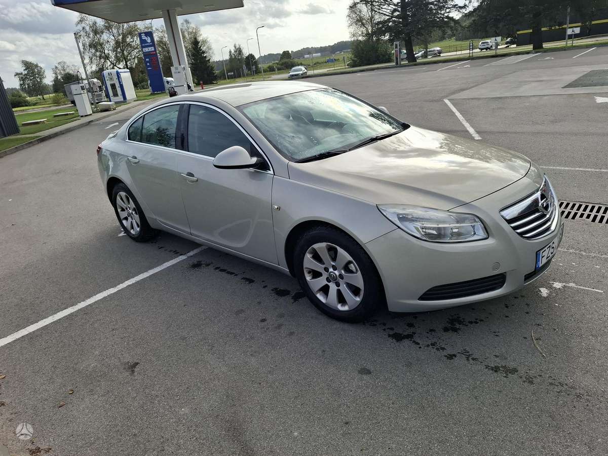 Opel Insignia, 2.0 l., Седан