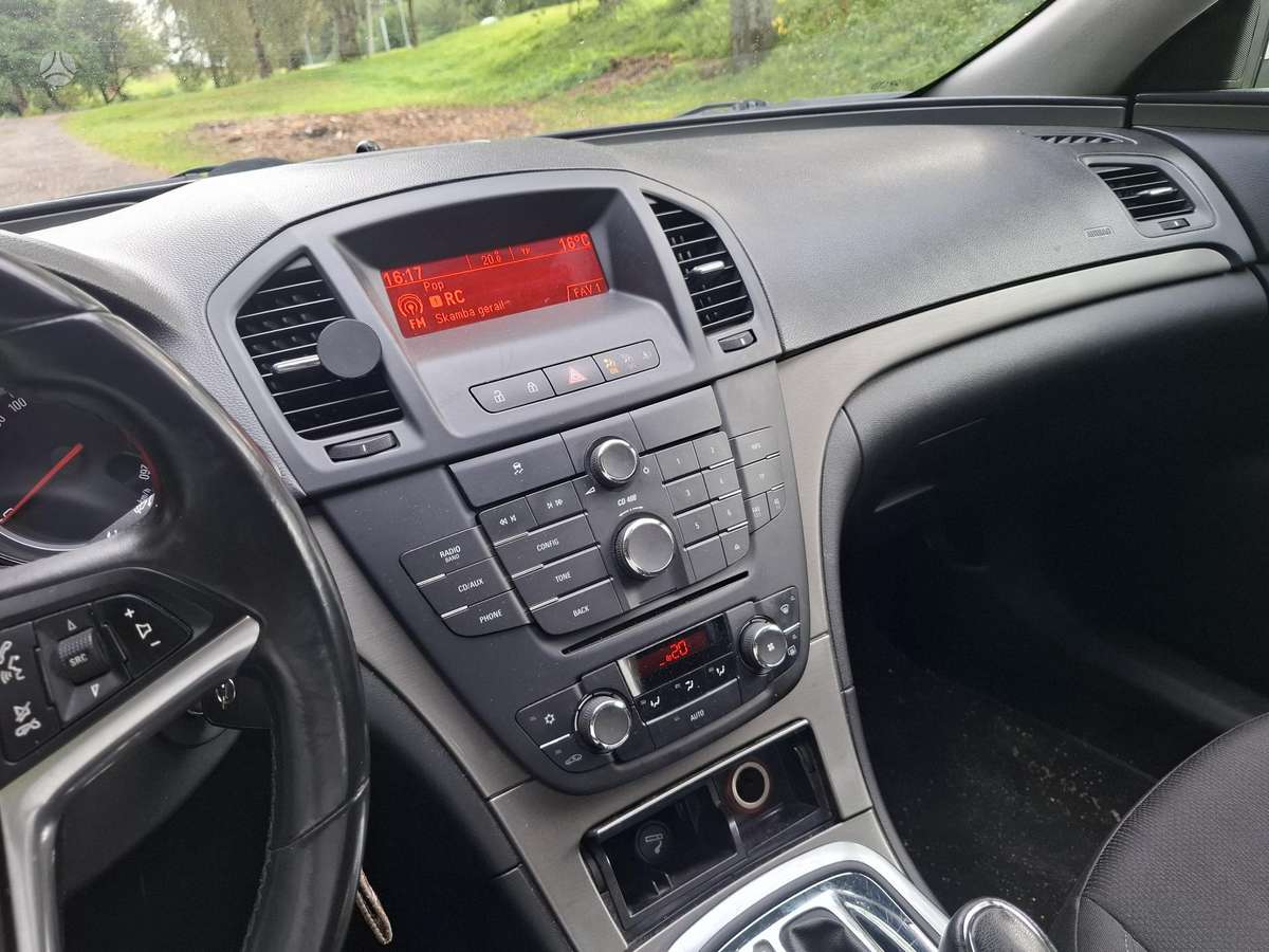 Opel Insignia, 2.0 l., Седан