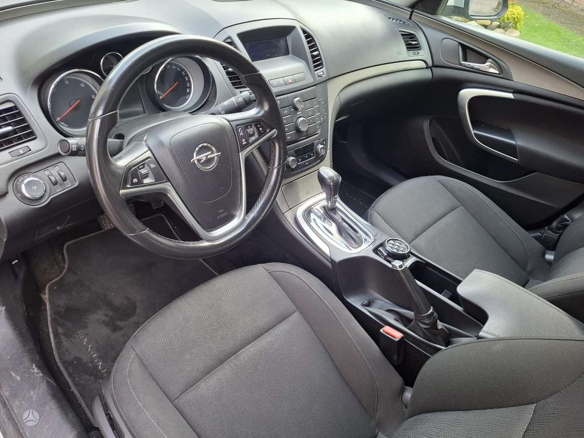 Opel Insignia, 2.0 l., Седан