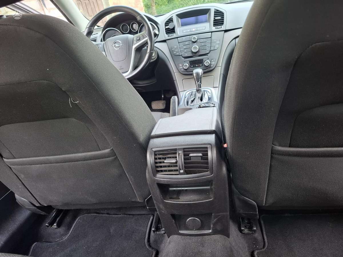 Opel Insignia, 2.0 l., Седан