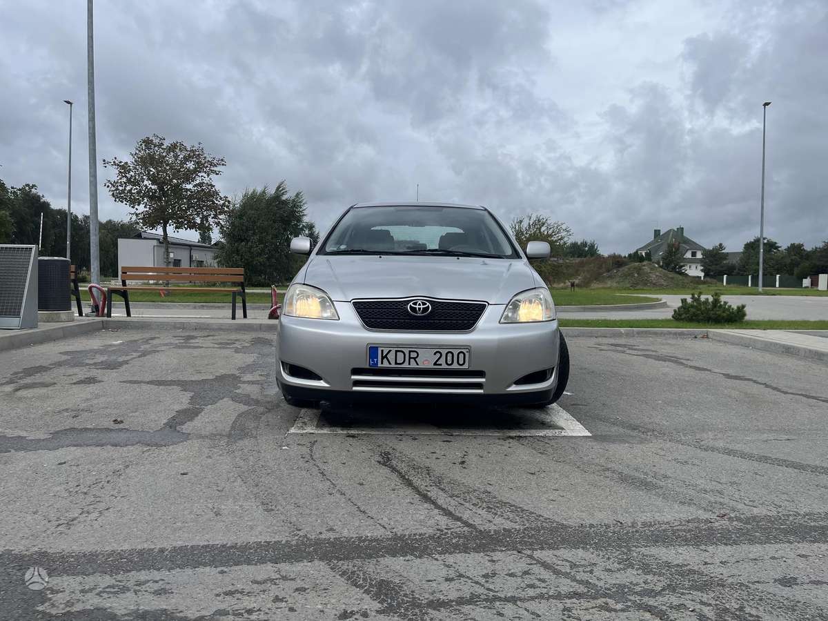 Toyota Corolla - 2