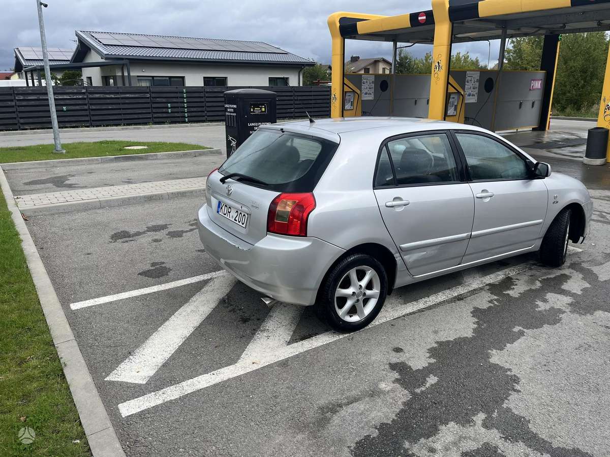 Toyota Corolla - 5