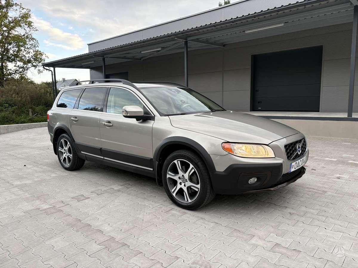 Volvo XC70 - 1