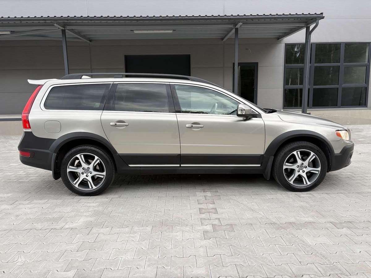 Volvo XC70 - 2