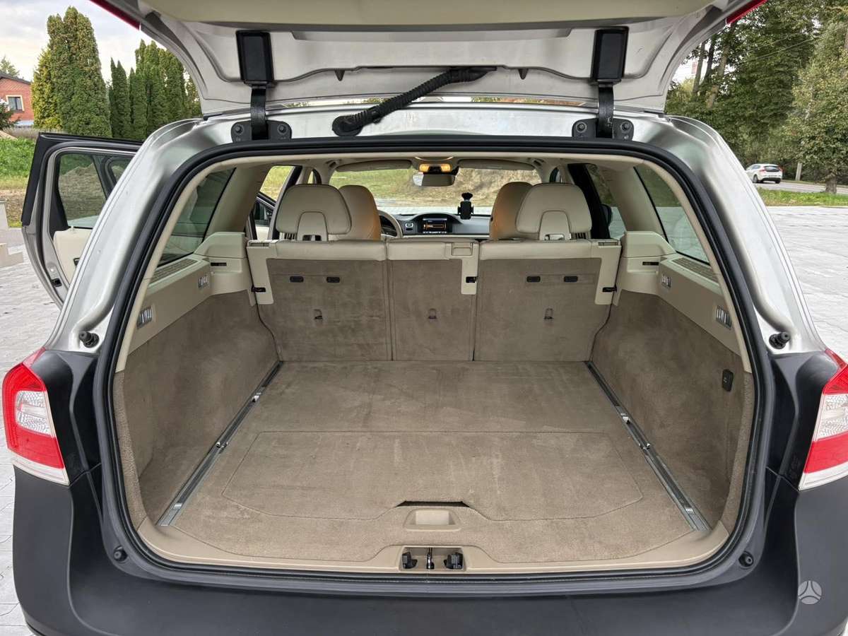 Volvo XC70, 3.0 l., Универсал