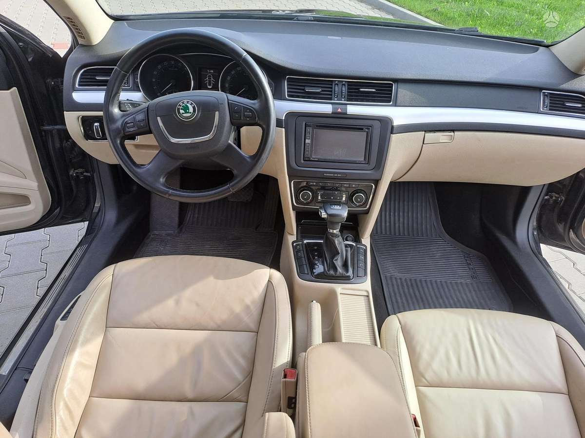 Škoda Superb - 12