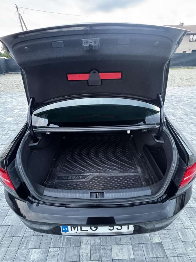 Volkswagen Passat - 9