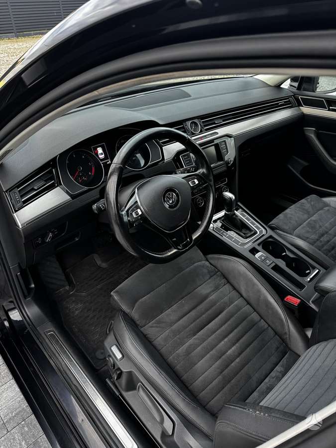 Volkswagen Passat - 11
