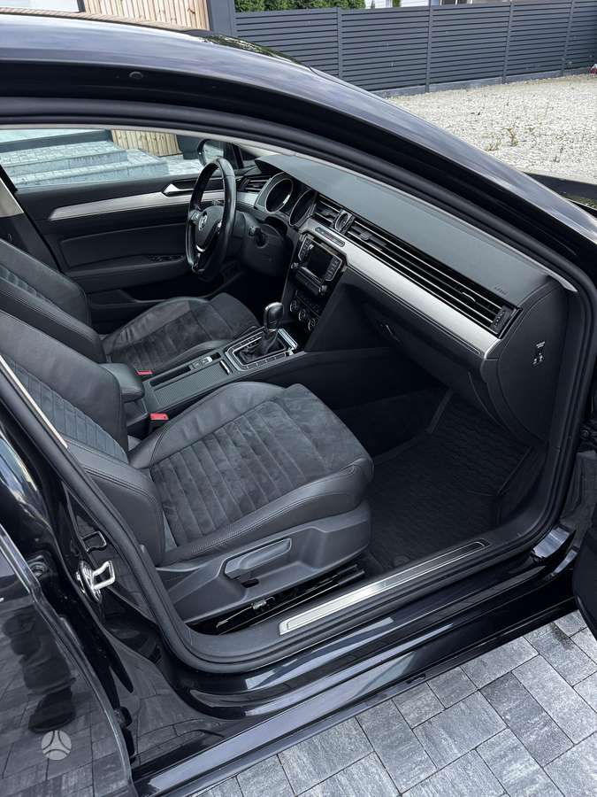 Volkswagen Passat - 12