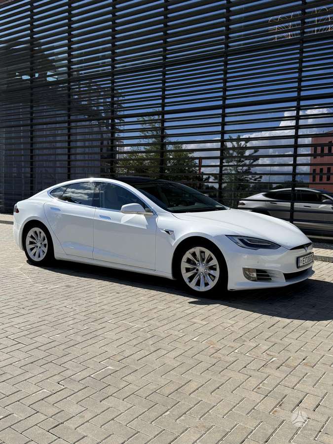 Tesla Model S, 90 кВт·ч, Седан