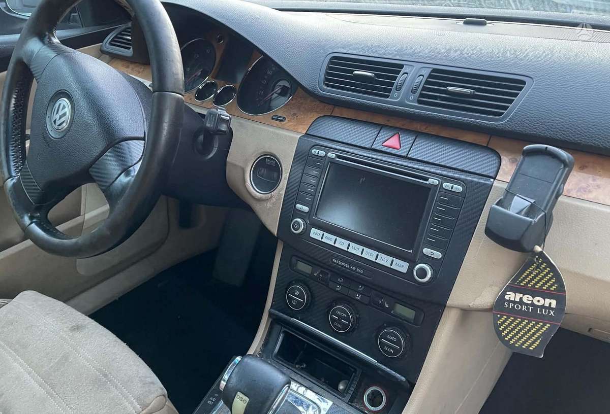 Volkswagen Passat dalimis