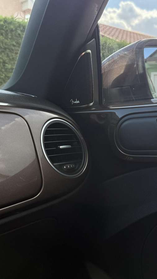 Volkswagen Beetle - 8