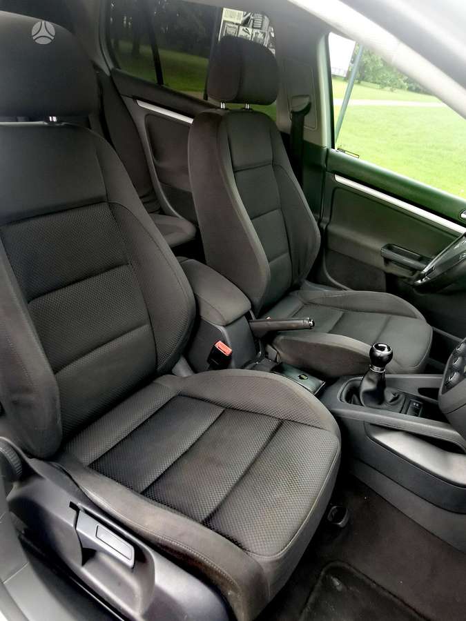 Volkswagen Golf - 9