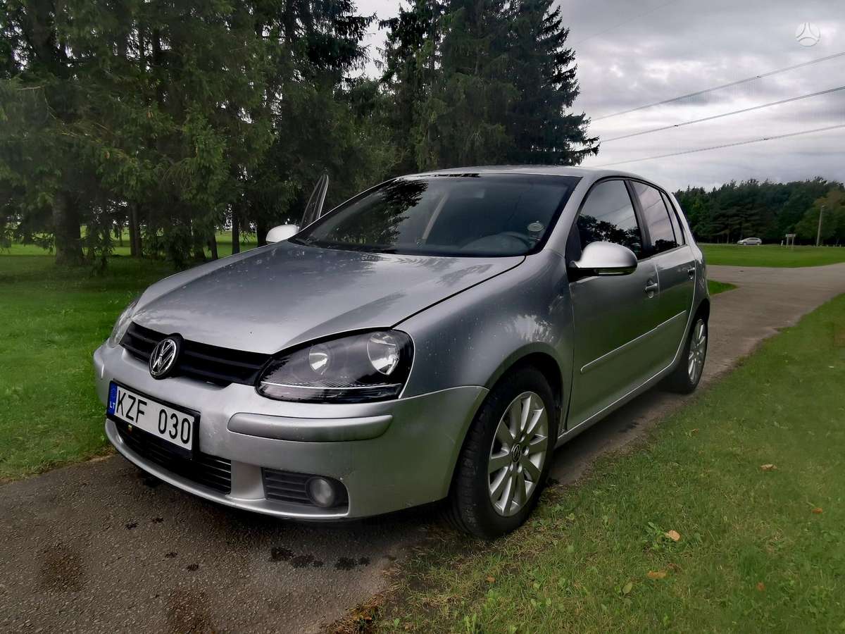 Volkswagen Golf - 1
