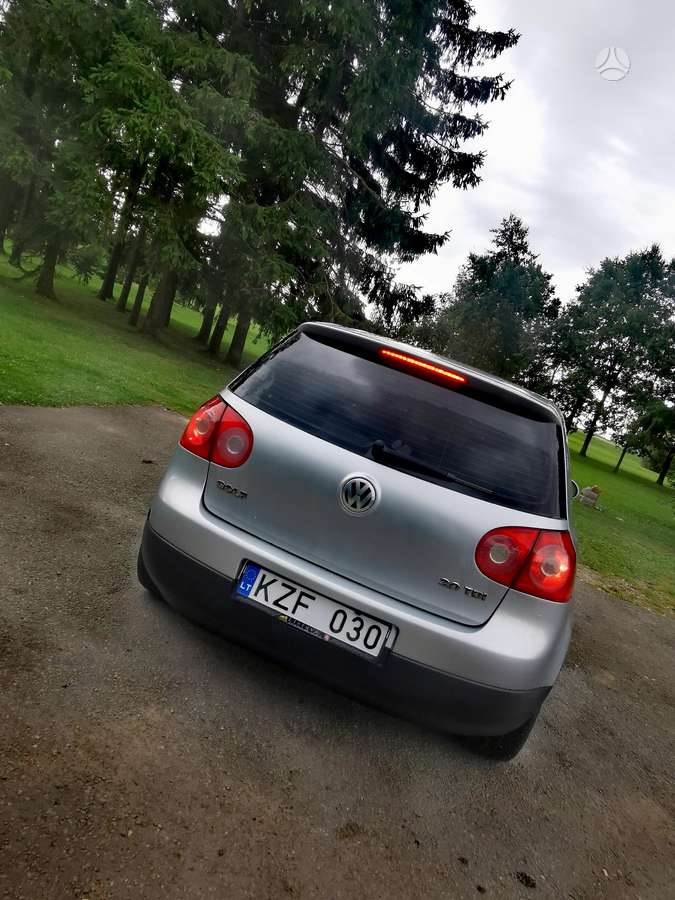 Volkswagen Golf - 5