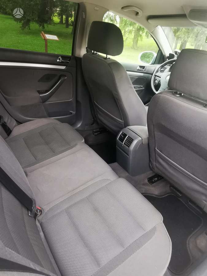 Volkswagen Golf - 10
