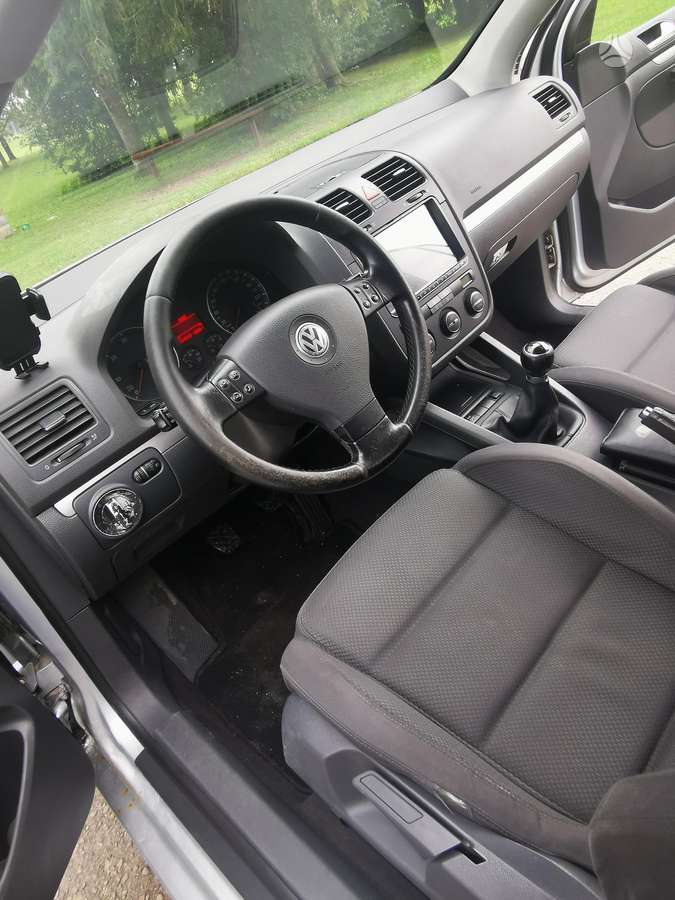 Volkswagen Golf - 11