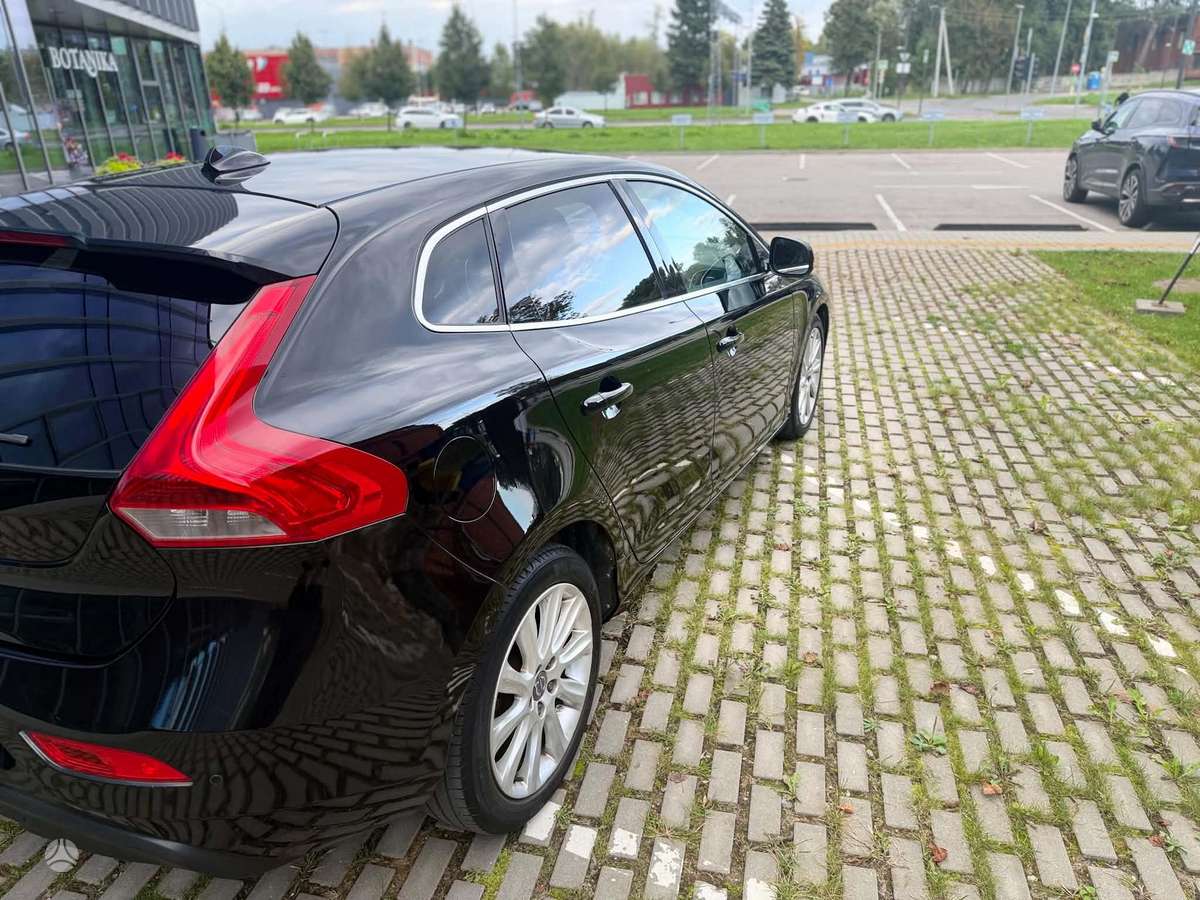 Volvo V40, 1.6 l., Хэтчбек