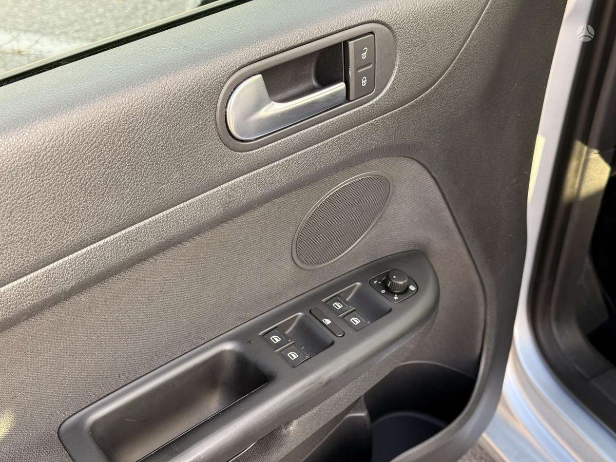 Volkswagen Golf Plus - 10