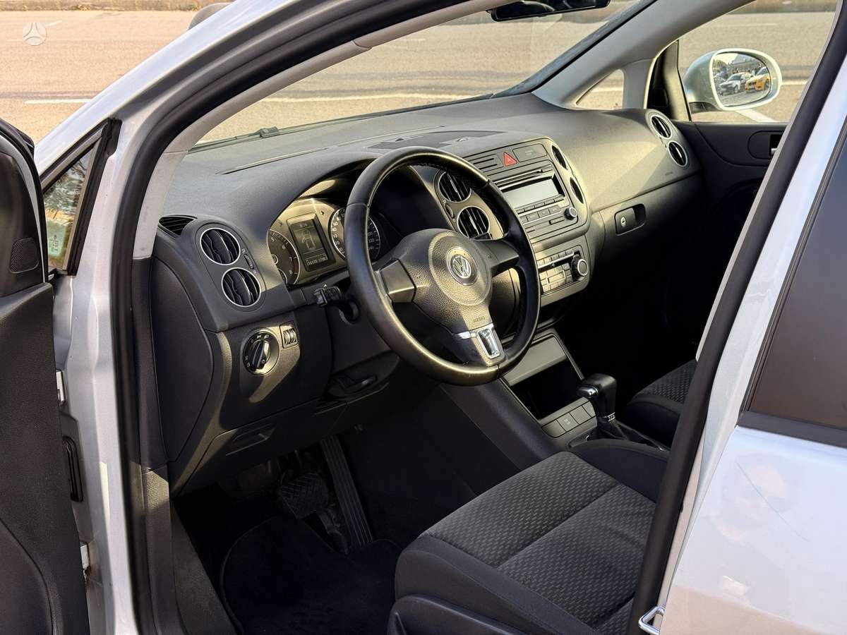 Volkswagen Golf Plus - 11