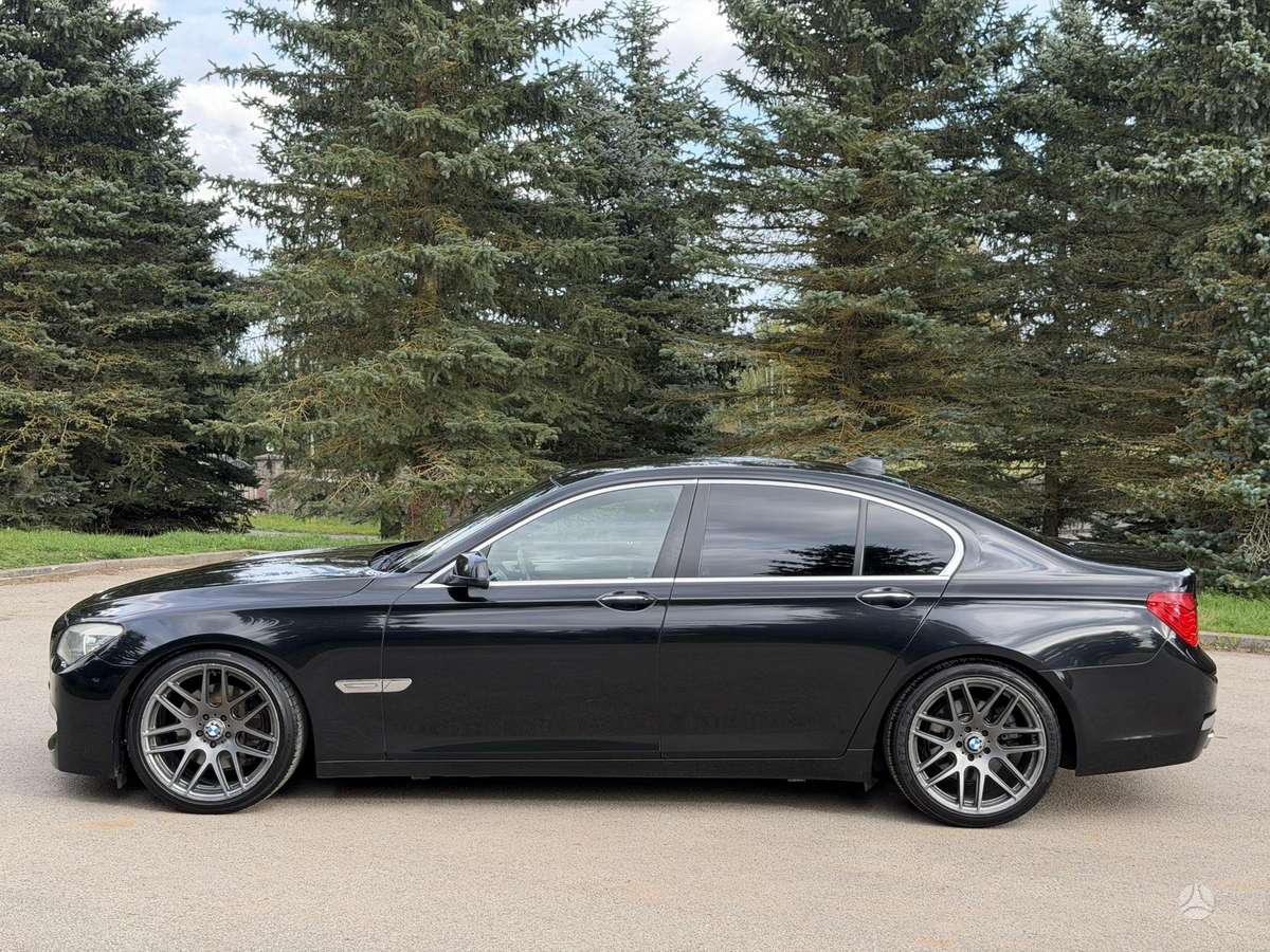 BMW 740, 3.0 l., Седан