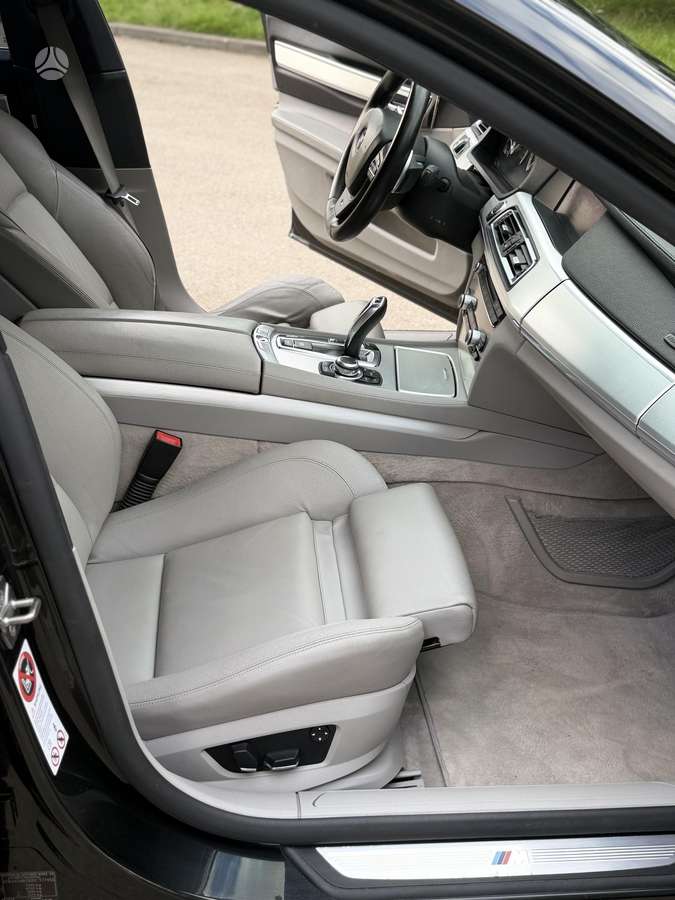 BMW 740, 3.0 l., Седан