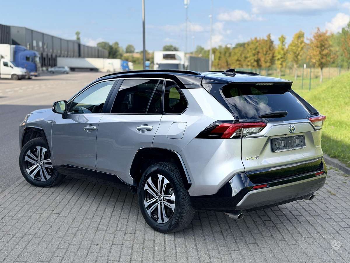 Toyota RAV4 - 6