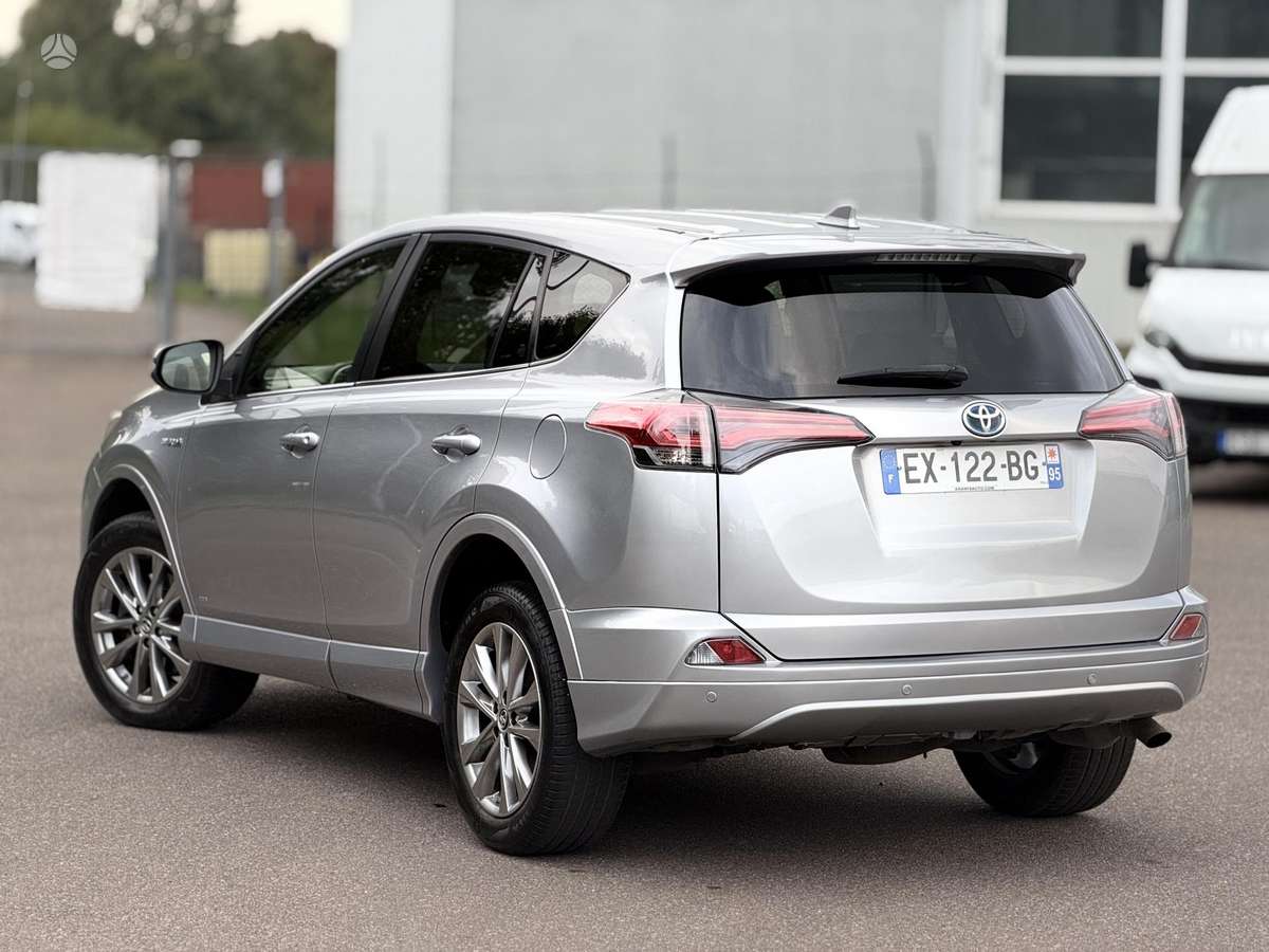 Toyota RAV4 - 6