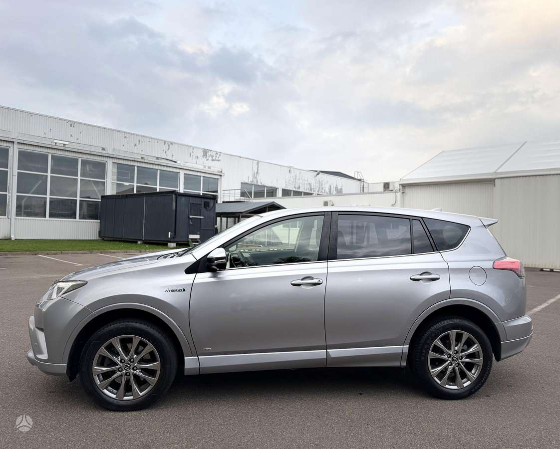 Toyota RAV4 - 8