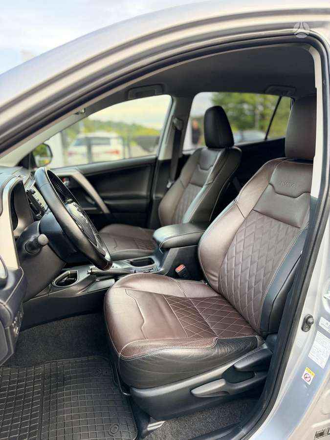 Toyota RAV4 - 11