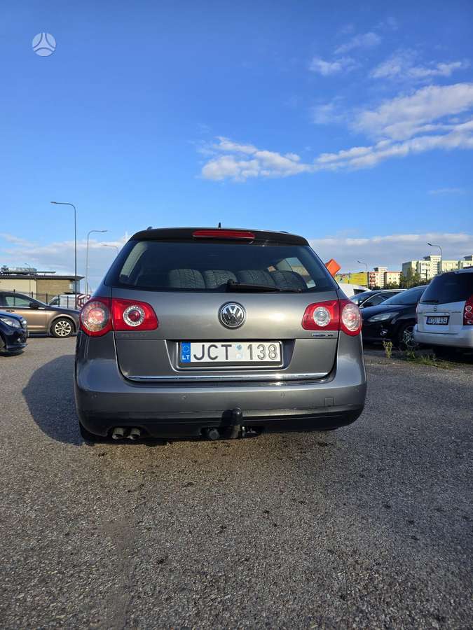 Volkswagen Passat - 2