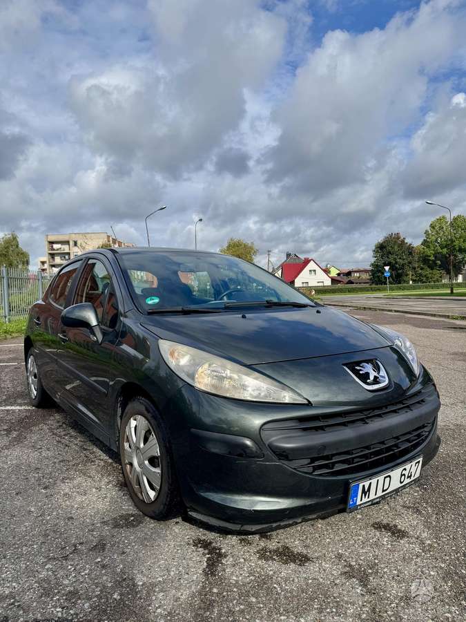Peugeot 207 - 1