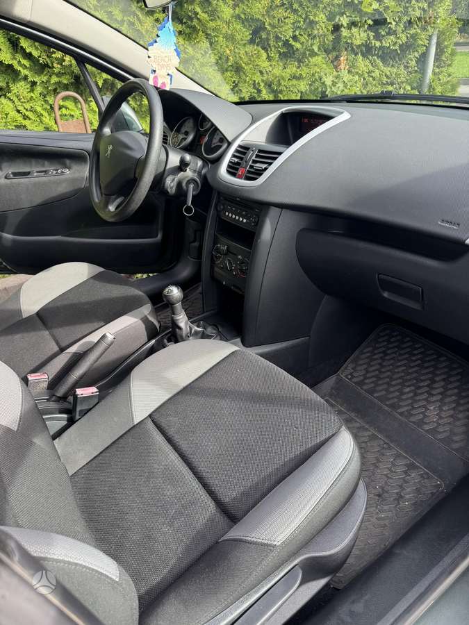 Peugeot 207 - 6
