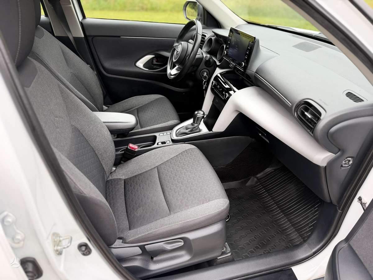 Toyota Yaris Cross - 12
