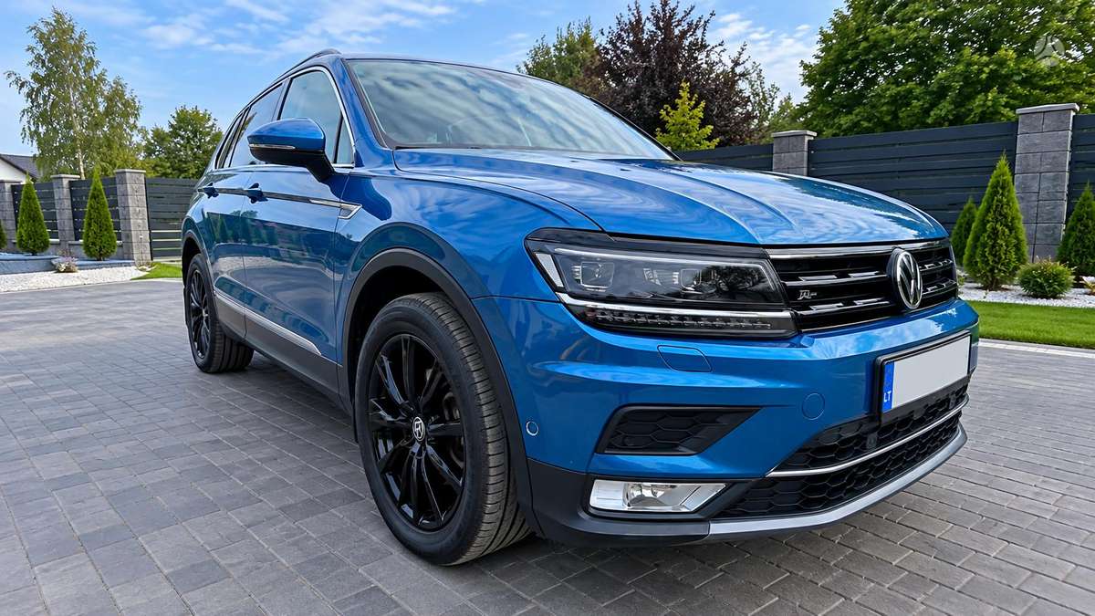 Volkswagen Tiguan - 1