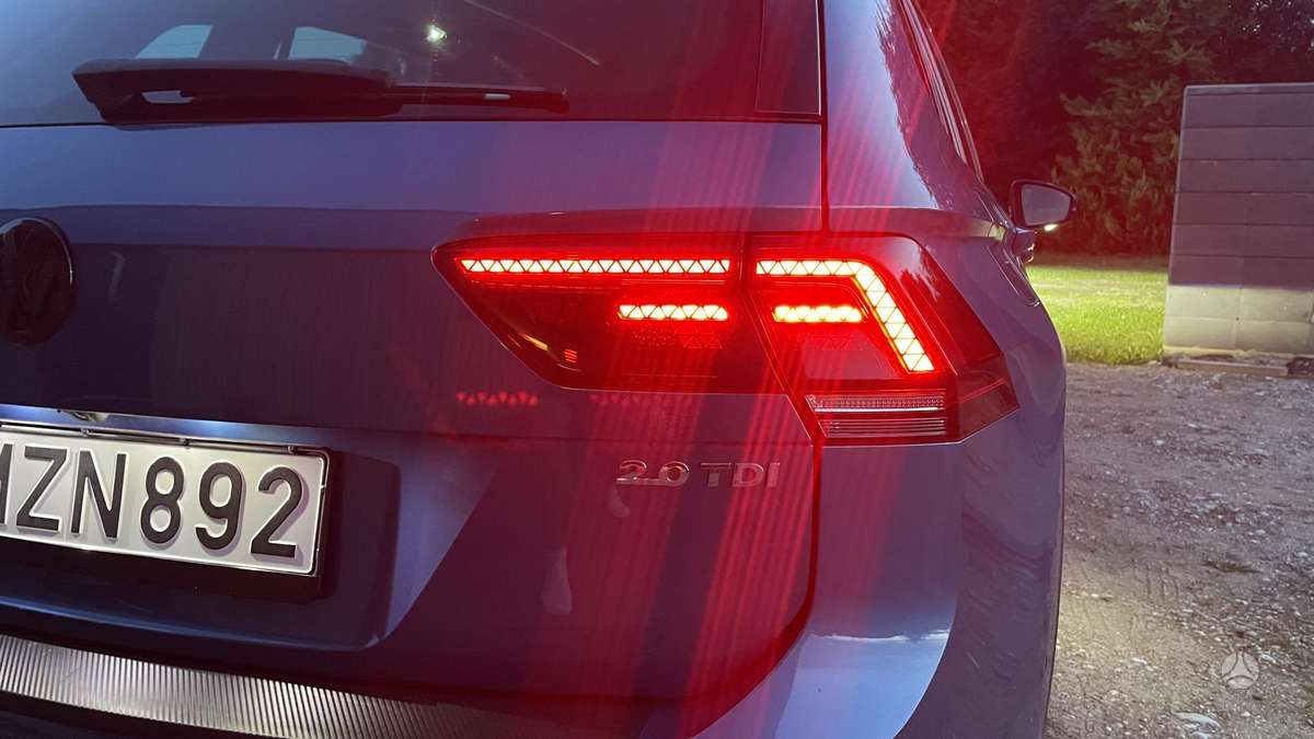 Volkswagen Tiguan - 9