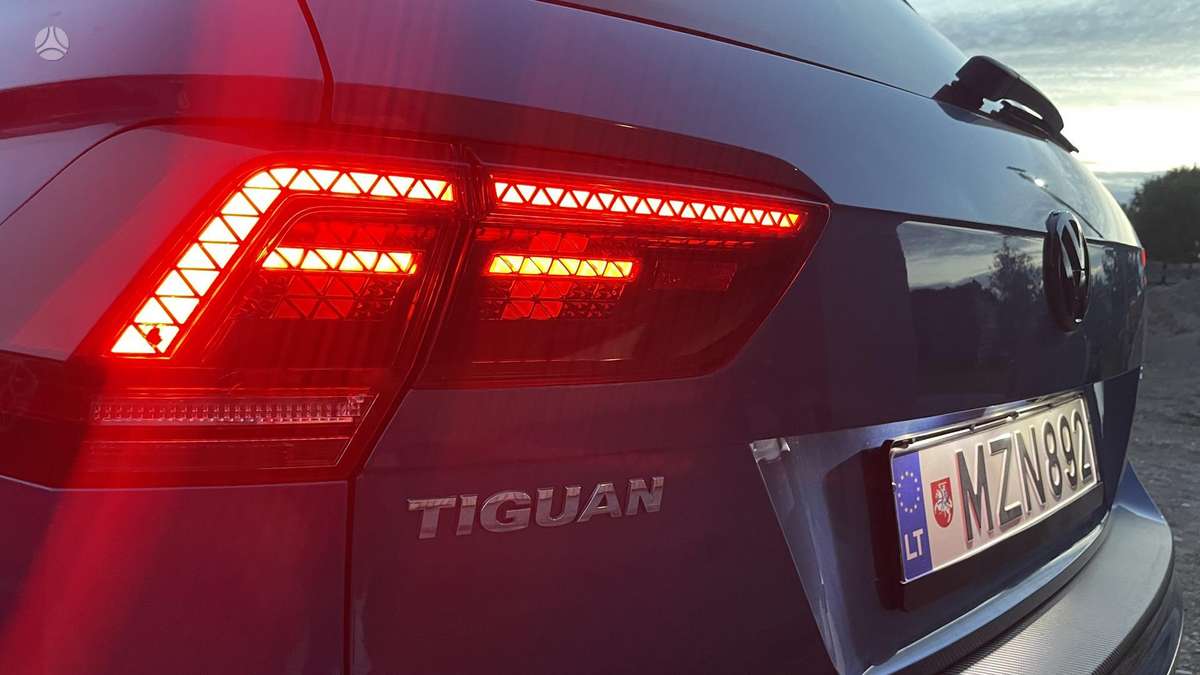 Volkswagen Tiguan - 10