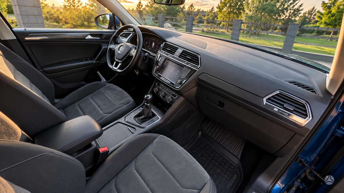 Volkswagen Tiguan - 12