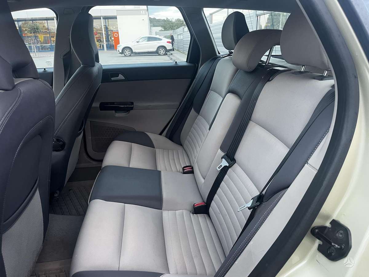 Volvo V50 - 10