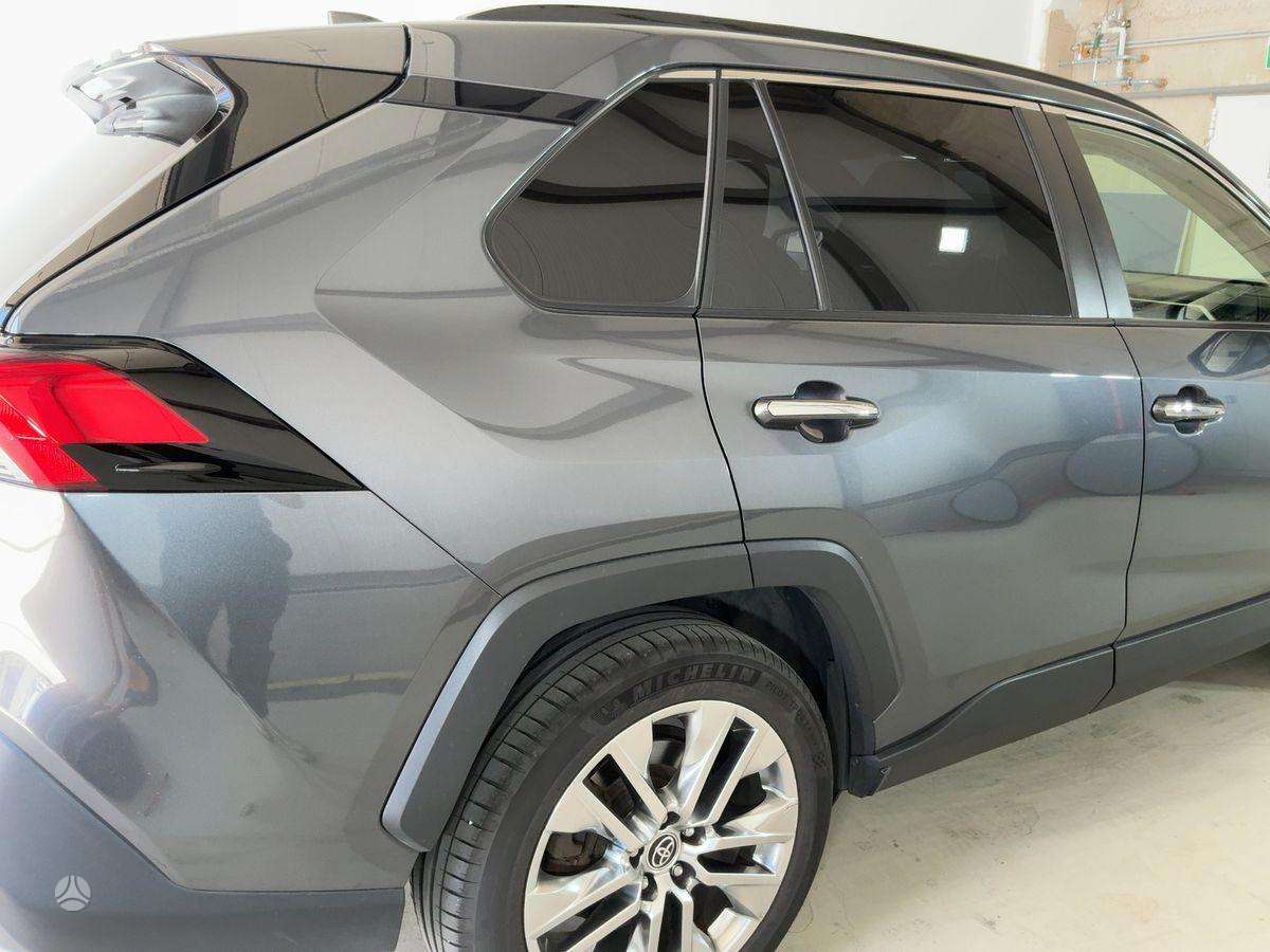 Toyota RAV4 - 7