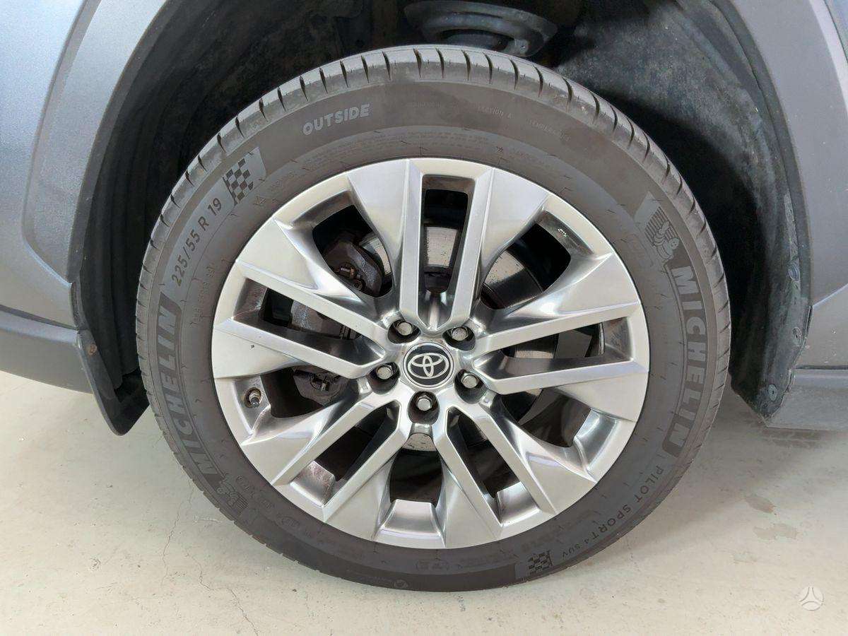 Toyota RAV4 - 10
